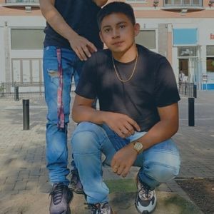 Meet your Posher, isai Reyes